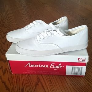 American Eagle canvas shoes